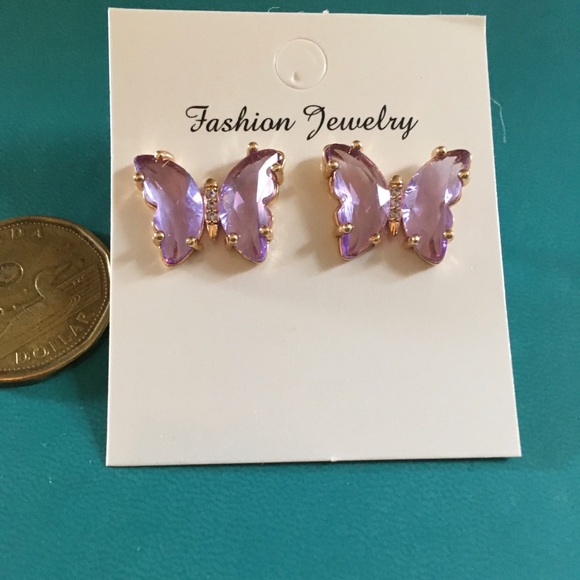 Purple glass butterfly pierced earrings - Picture 2 of 3